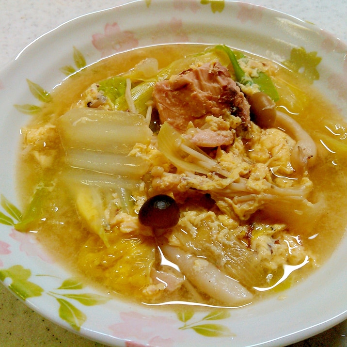 サバ缶で、白菜のあったかスープ